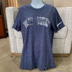 New York Yankees T-shirt Nike NWOT